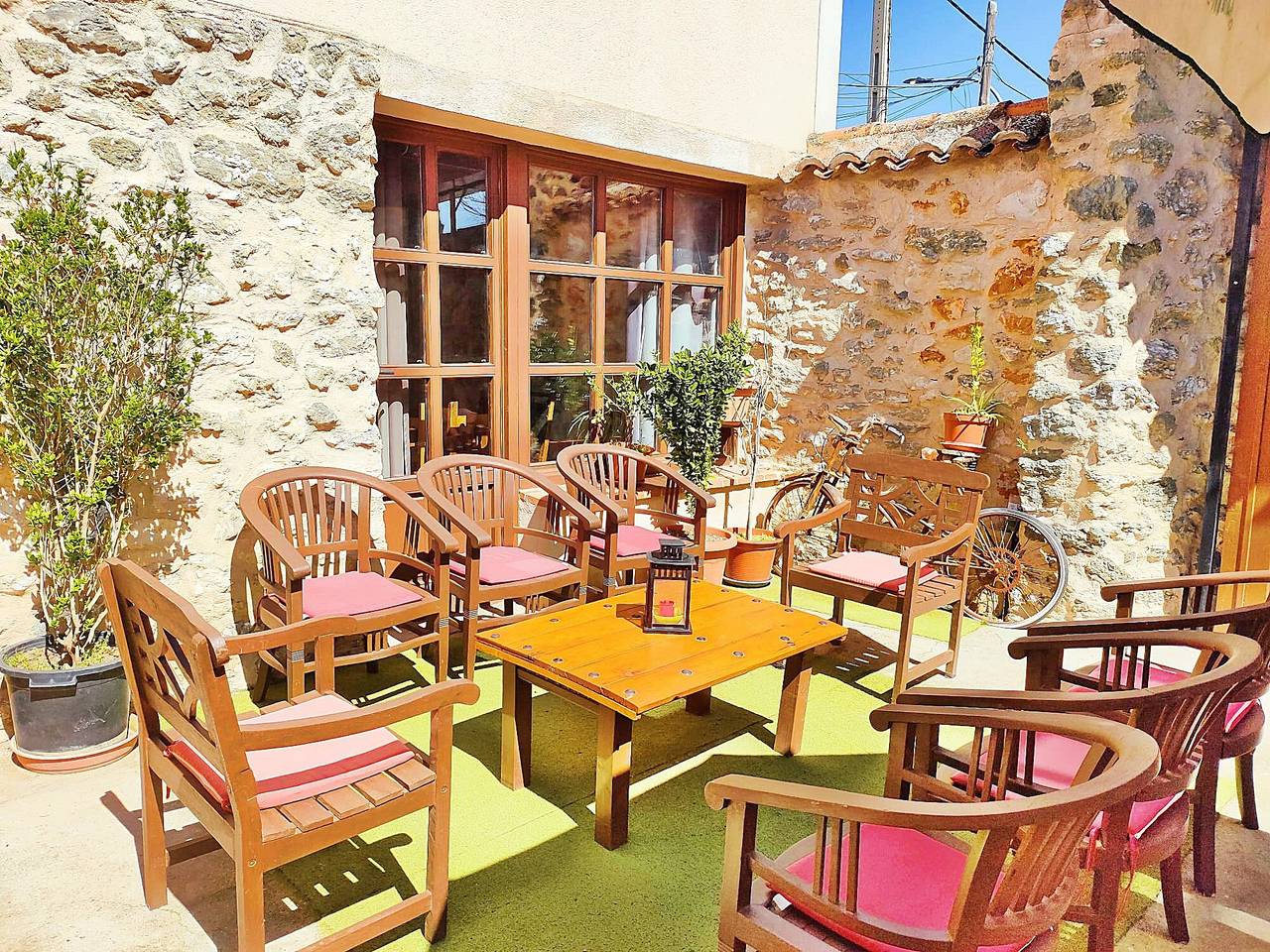 Casa rural 'Hacienda El Cencerro' con piscina privada, Wi-Fi y aire acondicionado in Villamanrique de Tajo, La Alcarria