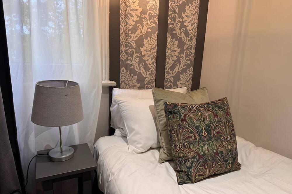 Single Room at Regency Guest House in Market Ward, Cambridge