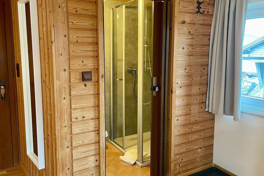 Mehrbettzimmer - Gästehaus Holl - Sommerbergbahnen inklusive in Schattwald, Allgäuer Alpen (Österreich)