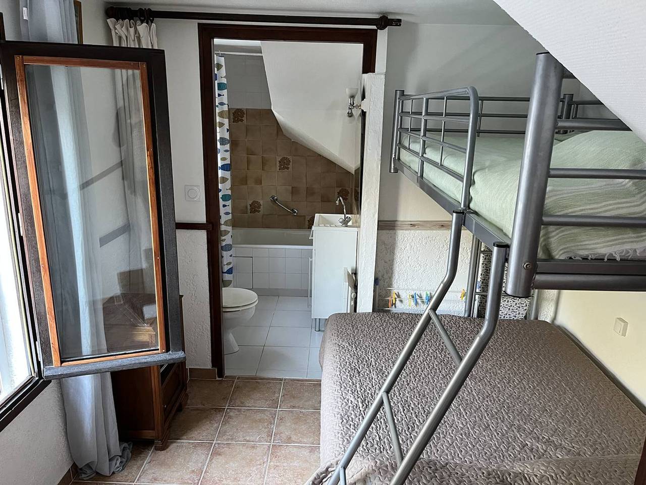 Studio entier, Studio Cabine Centre 2/3 Pers Proche Télécabine in Cauterets, Parc national des Pyrénées