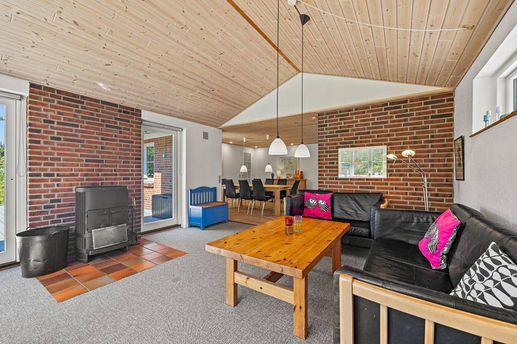 Renoviertes Ferienhaus mit Kamin & Sauna in Houstrup in Nørre Nebel, Varde