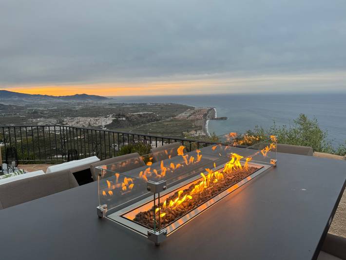 Villa 'Casa Milo' con vistas al mar, Wi-Fi y aire acondicionado in Monte de los Almendros, Salobreña