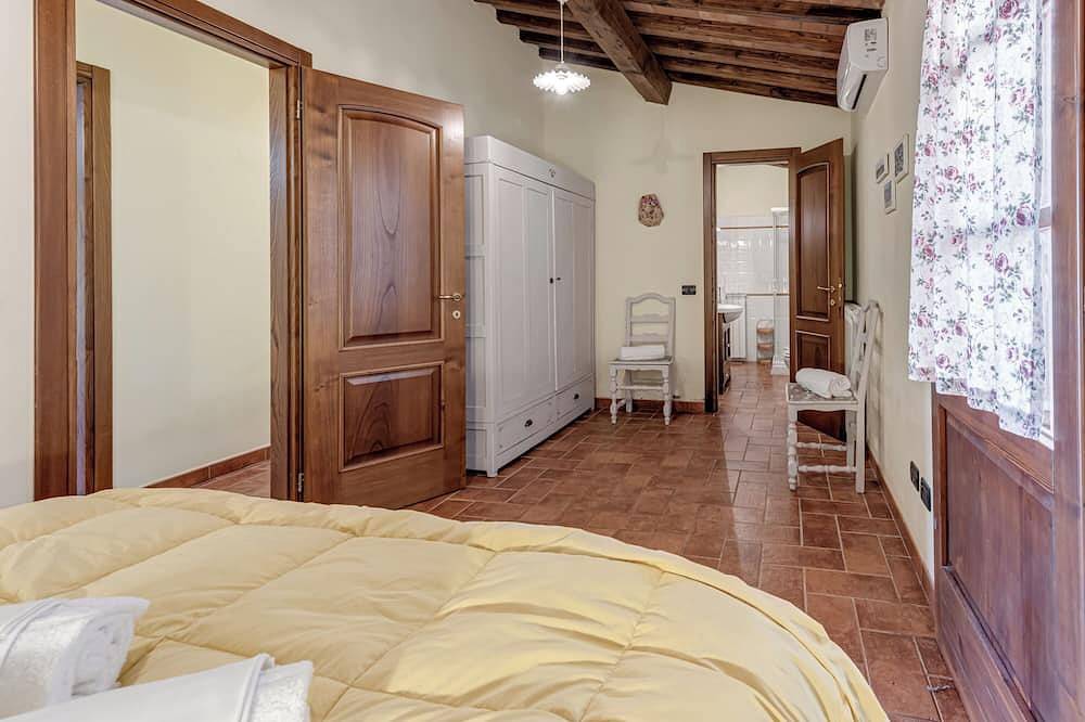 Piscina Privata -Agriturismo Fattoria La Pieve-Villa Limone , a 8 Km da Pisa in Calci, Pisa e dintorni