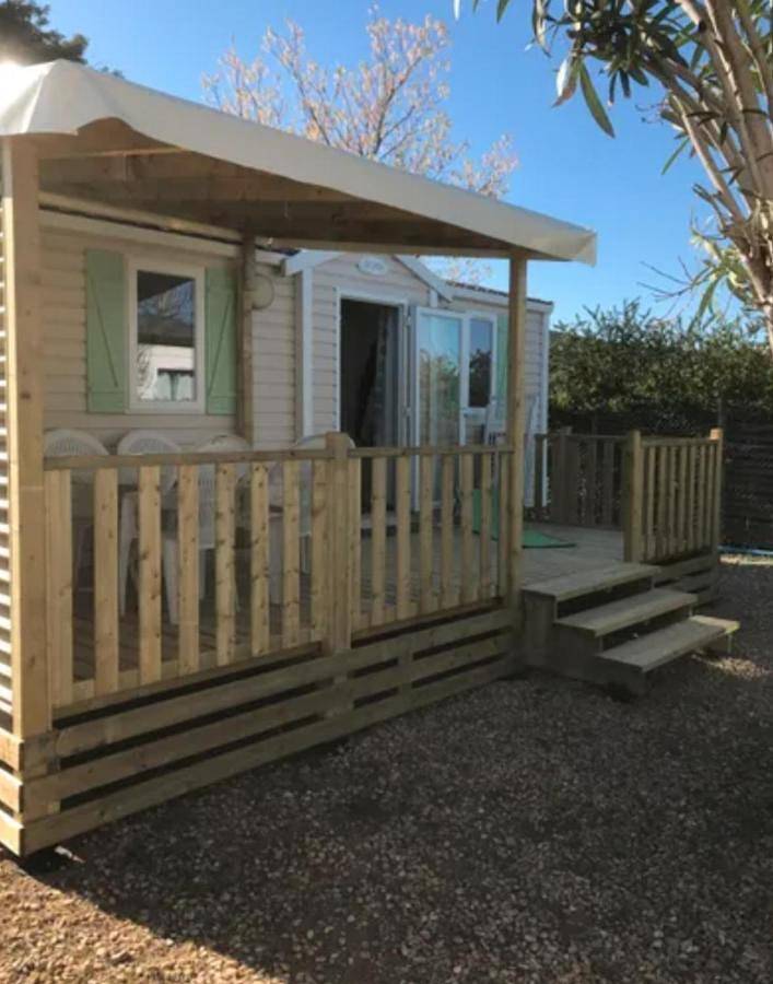 Camping pour 6 personnes, avec bassin pour enfant ainsi que jardin et piscine à Vic-la-Gardiole - 2