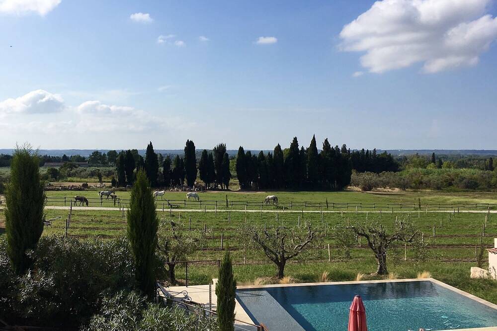 Gîte Mas de Cayol, Piscine au cœur des Alpilles classé ** in Maussane-les-Alpilles, Région d'Arles