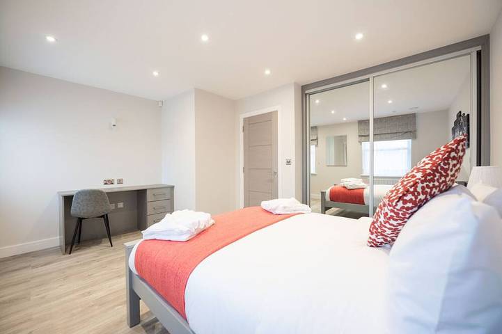 Appartement entier, Appartement-Supérieure-Salle de bain privée in Reading, Berkshire