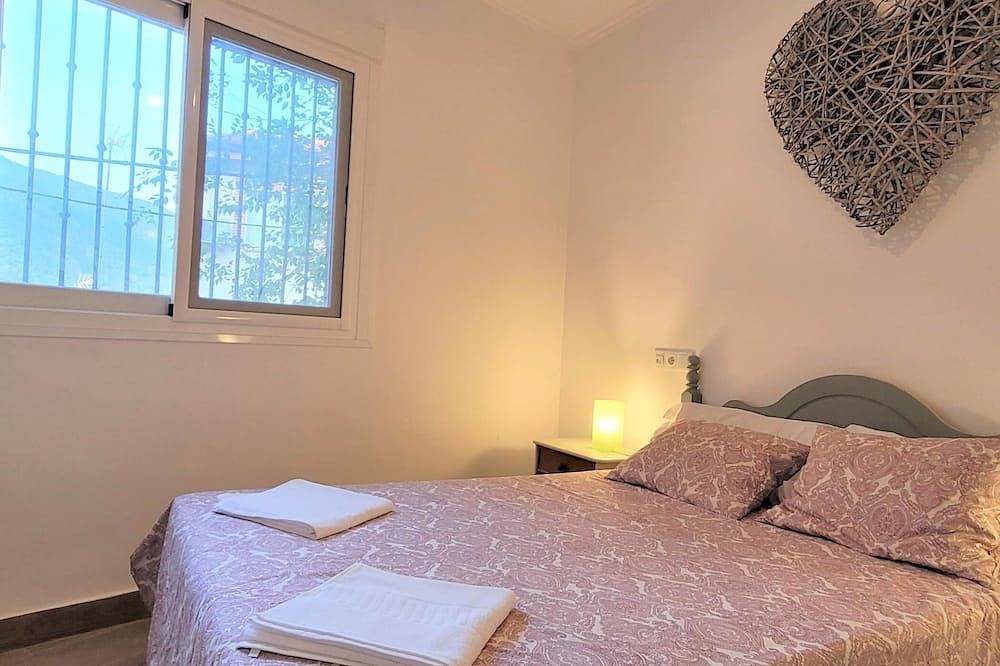 Apartamento entero, V1 Casa Castillo Vut planta calle by Naturadrada in La Adrada, Provincia de Ávila