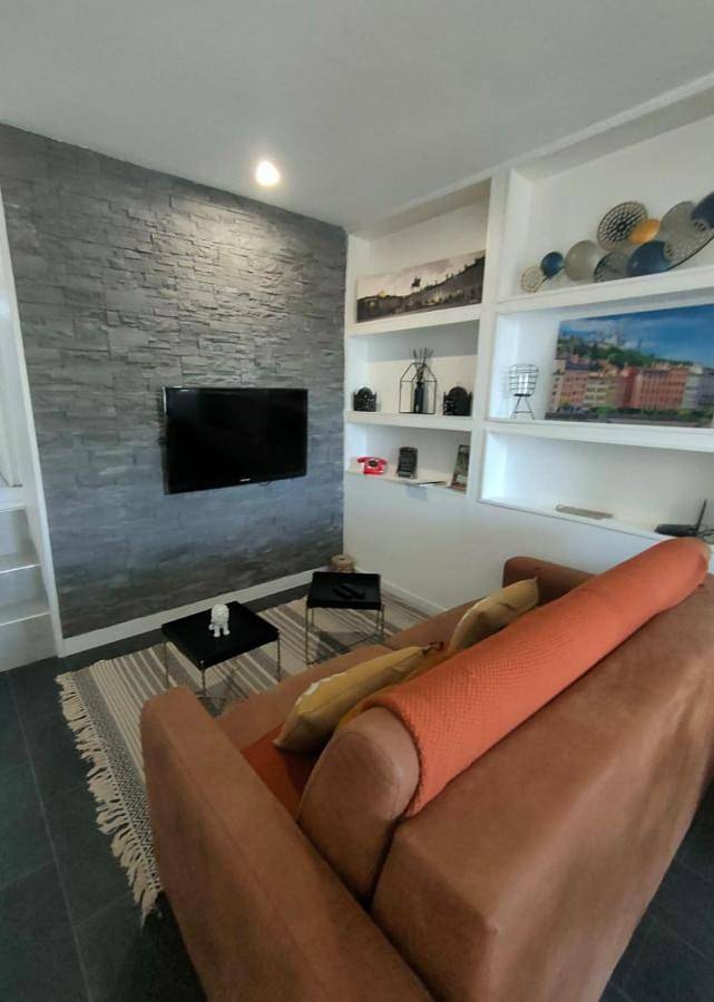 Appartement entier, Le Petit Cocon - Parking privé - Lyon Sud in Vénissieux, Lyon et ses environs