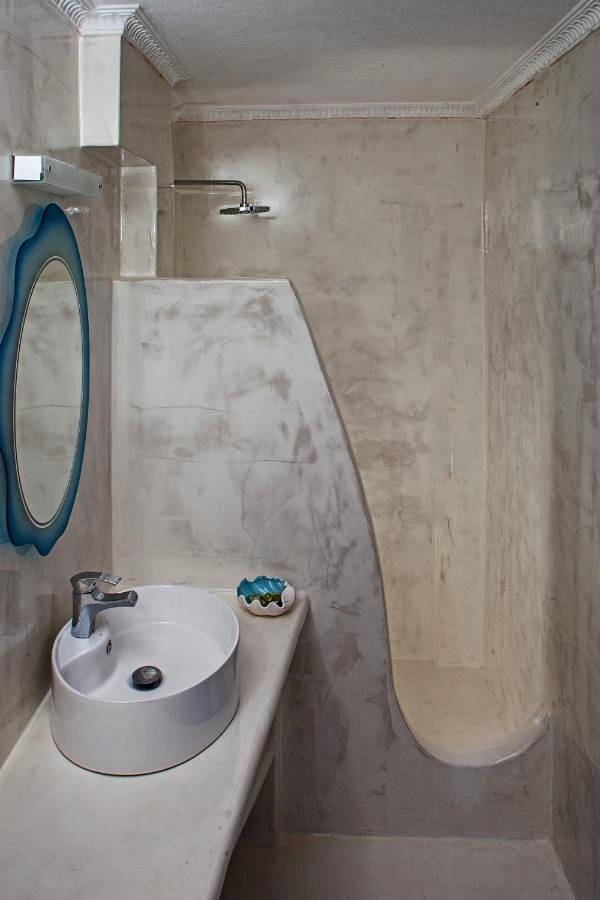 Chambre d’hôte pour 2 personnes, avec jacuzzi ainsi que piscine et terrasse à Perissa - 2