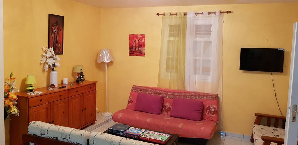 Gîte pour 5 personnes, avec terrasse ainsi que jardin et piscine en Guadeloupe - 4