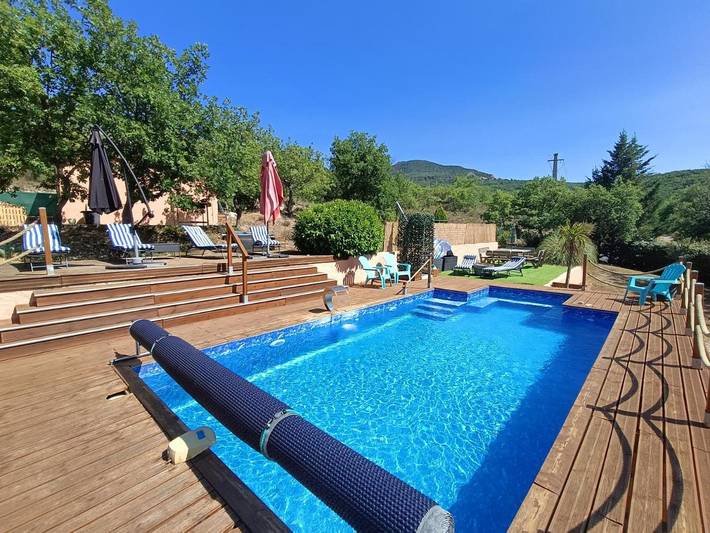 Location de vacances pour 2 personnes, avec Terrasse ainsi que Jardin et Piscine à Aiguines - 2