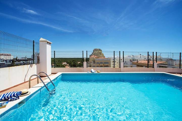 Vakantiewoning voor 4 personen, met zwembad en balkon in Monte Gordo