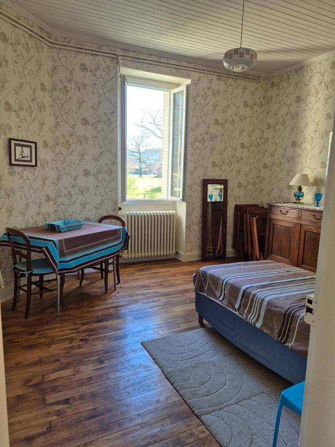 Location de vacances pour 11 personnes, avec terrasse et vue, animaux acceptés à Saint-Laurent-les-Tours - 4