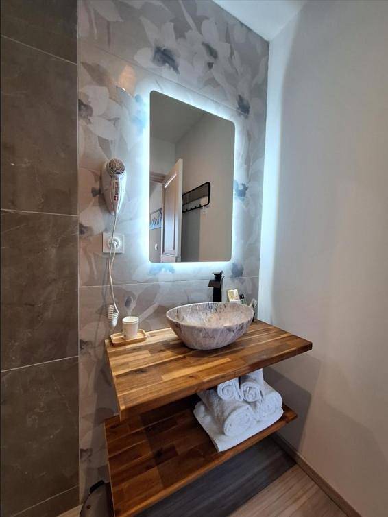 Location de vacances pour 2 personnes, avec jardin et piscine à Sainte-Tulle - 4