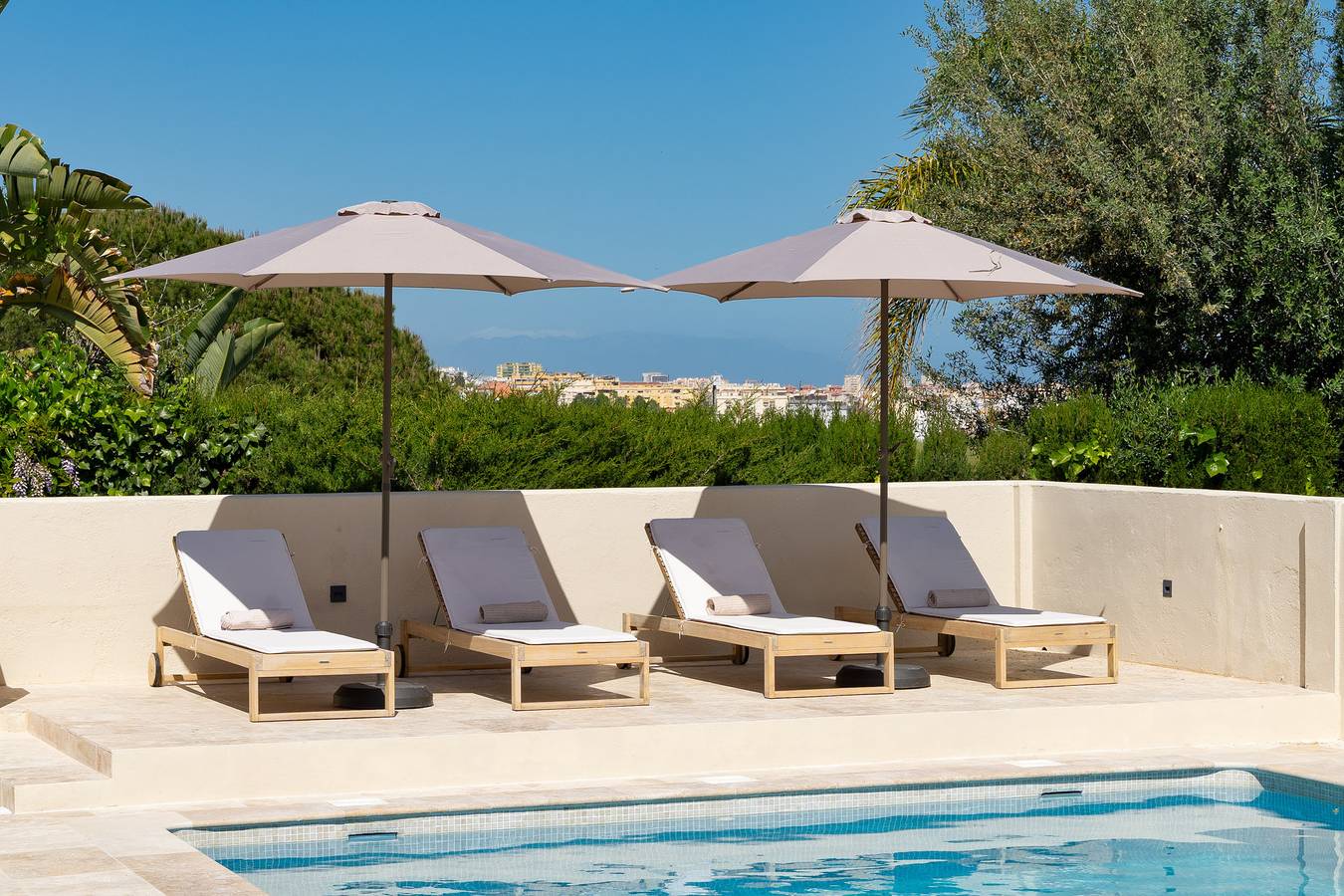 Casa Isola - Gezellige, onlangs gerenoveerde villa met zwembad in Mijas Costa, Mijas