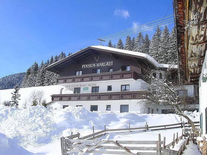 Ferienwohnung für 2 Personen, mit Garten und Pool sowie Balkon, kinderfreundlich in Leutasch