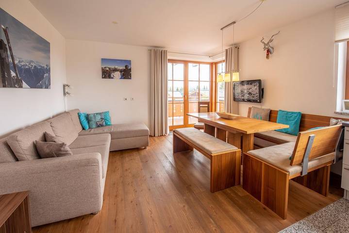 Ganze Wohnung, Gemütliches Apartment mit Bergblick und Pistennähe in der Zillertal Arena in Hochkrimml, Krimml