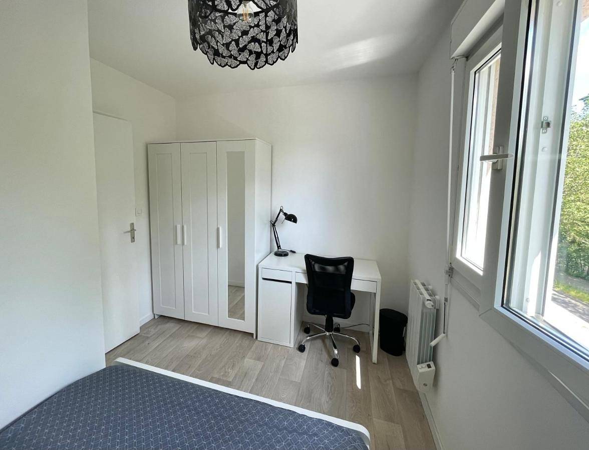 Appartement entier, Appartement avec Loggia et Parking privé in Louviers, Région de Les Andelys