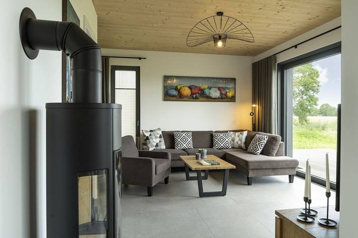 Ferienhaus für 8 Personen, mit Balkon und Terrasse sowie Garten und Sauna in Bergen auf Rügen - 2