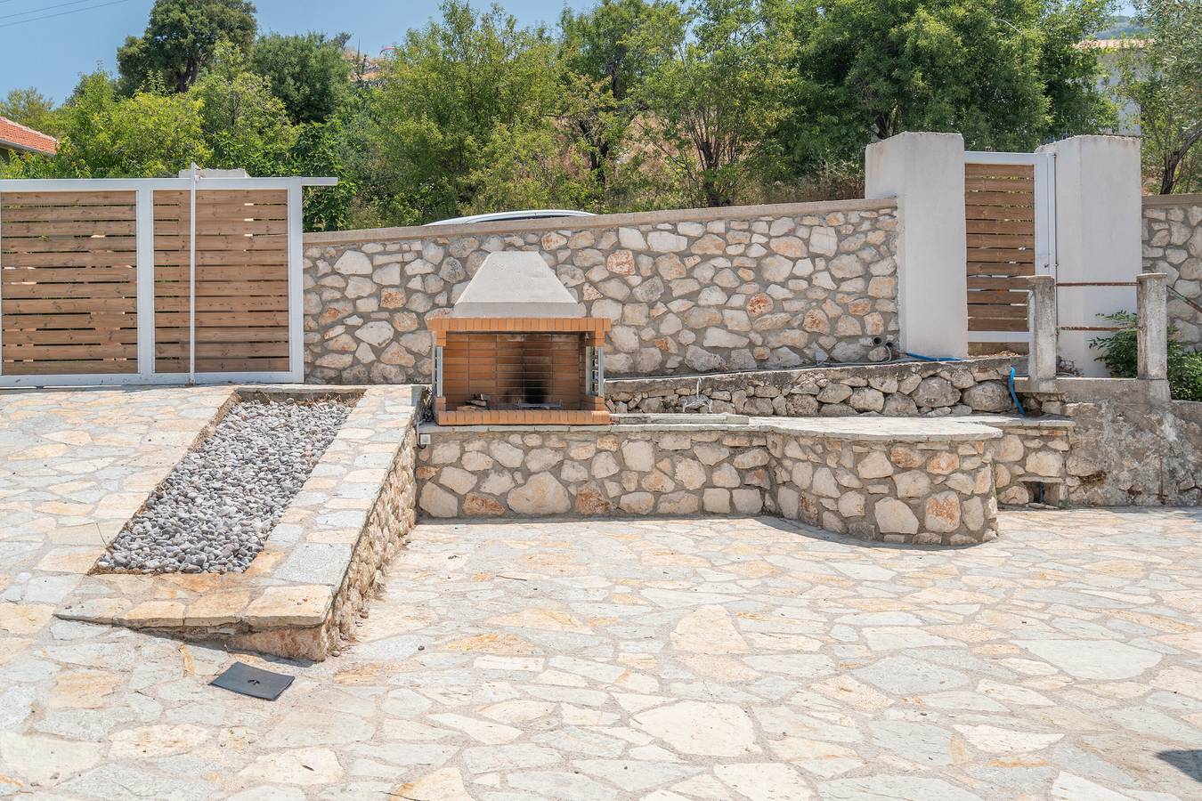 Apartment 'Ionian Home' with Balcony, Wi-Fi and Air Conditioning in Exanthia, Greece