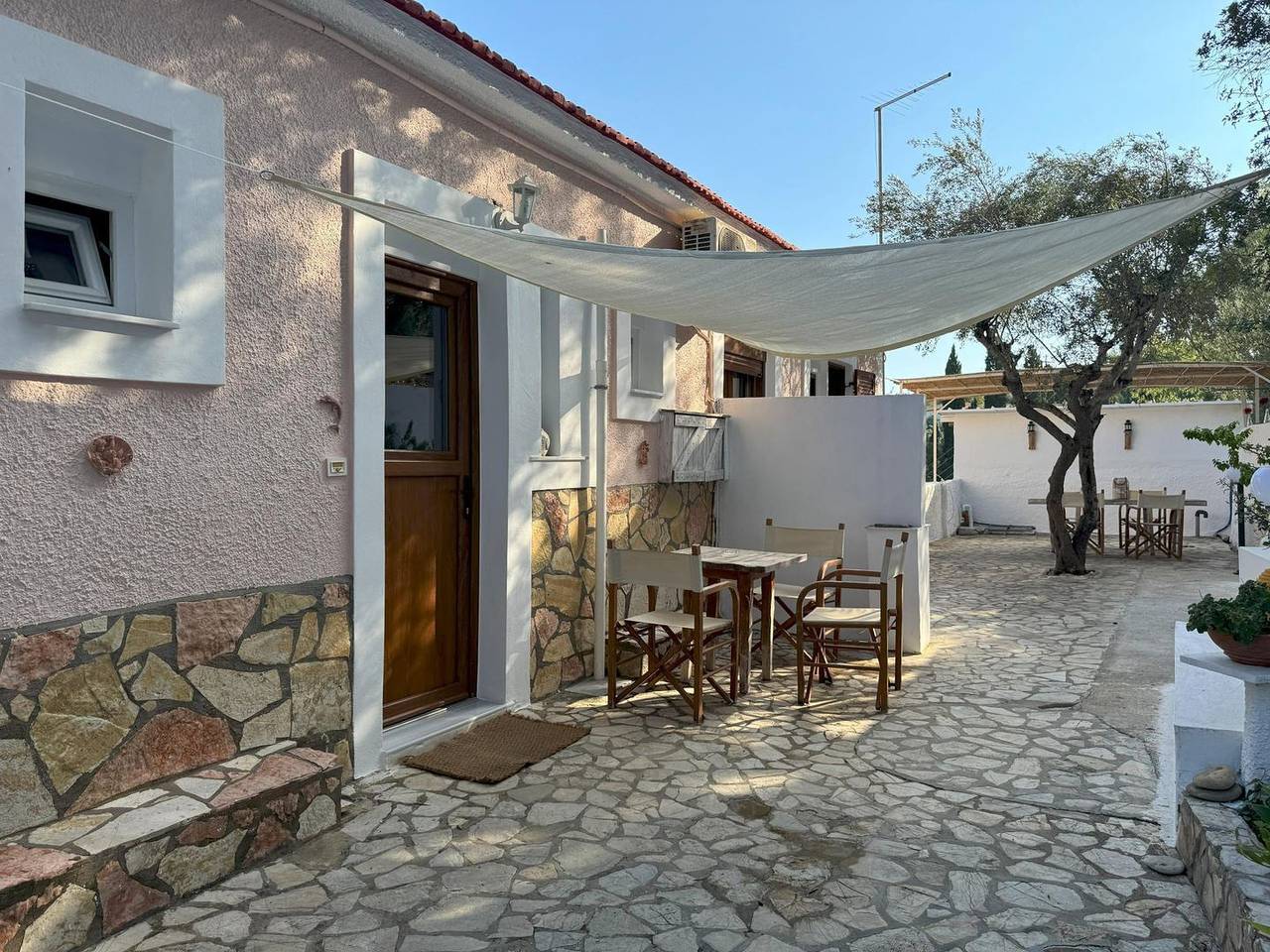 Entire apartment, Holiday apartment above the beautiful Peroulia beach, wifi | Messenia, Peloponnese in Messenia region