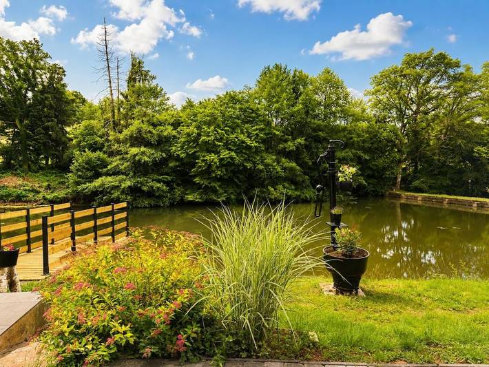 Location de vacances pour 3 personnes, avec Terrasse et Jardin ainsi que Vue et Vue sur le lac dans Frahier-et-Chatebier - 2