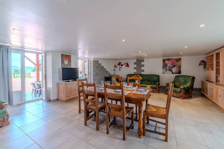 Appartement de vacances pour 6 personnes, avec jardin et terrasse dans la Loire - 2