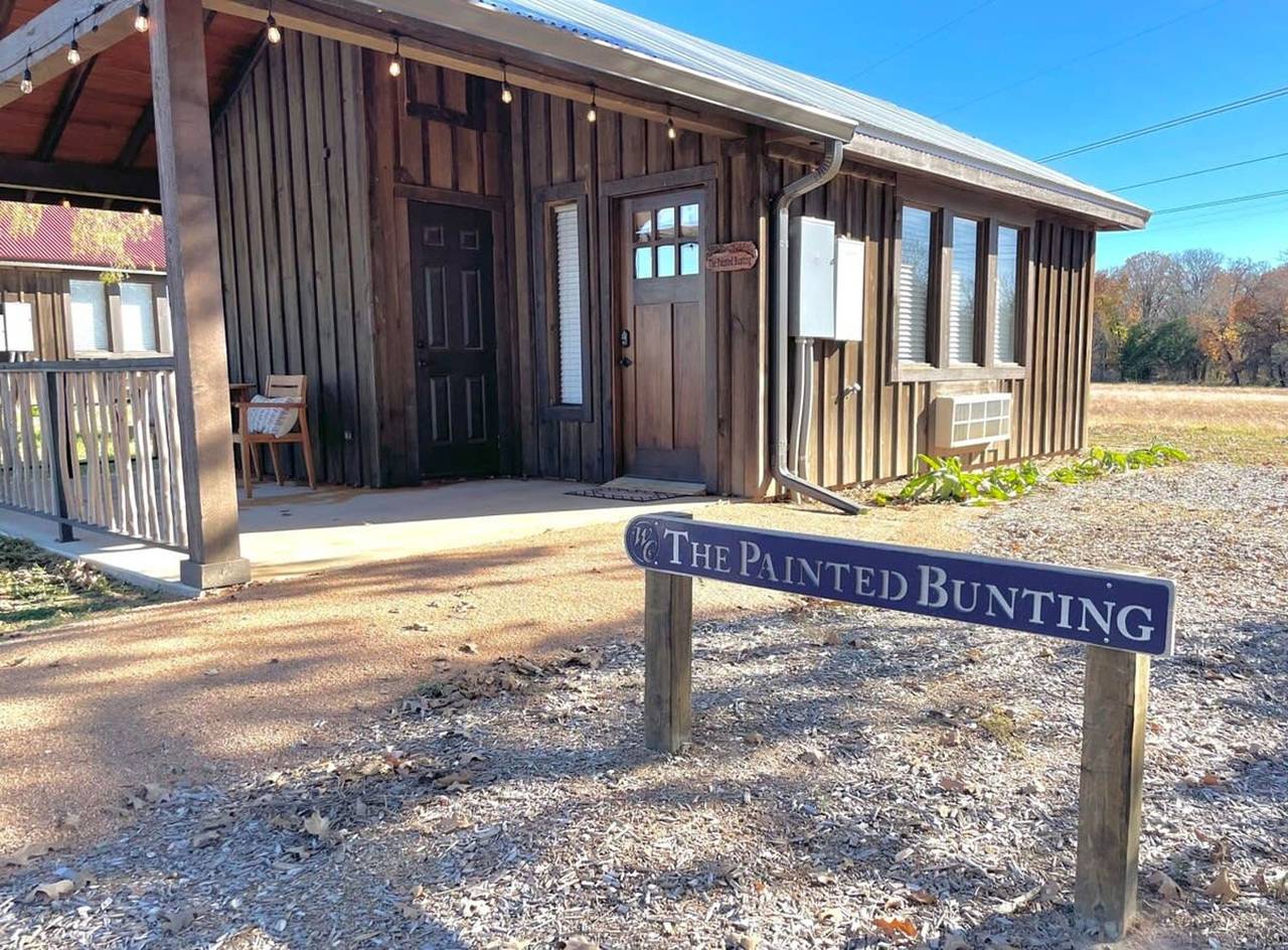Painted Bunting Cabin (15 Min to Magnolia/Baylor) in McLennan County
