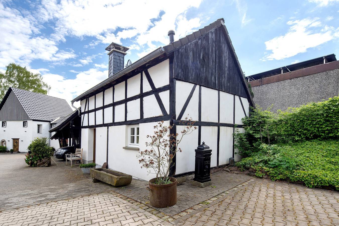 Ferienhaus 'Kutschenhaus' mit gemeinsamer Terrasse, Garten und Wlan in Neuenrade, Märkischer Kreis