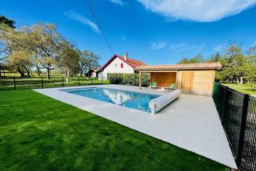 Gîte pour 6 personnes, avec jardin et terrasse à Léognan