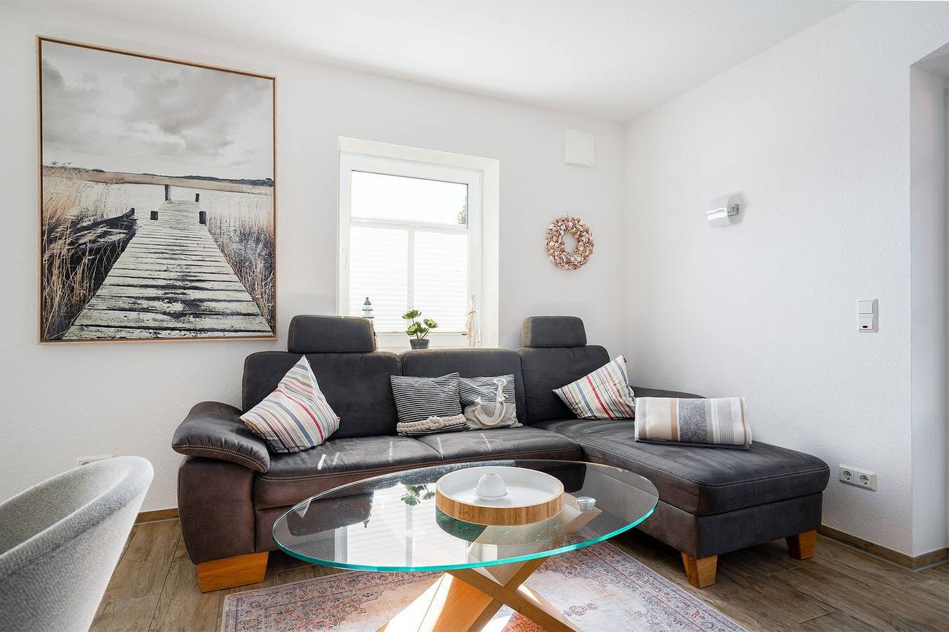 Ganze Wohnung, Erdgeschosswohnung (75qm) für 4 Personen und Hund mit Terrasse und Wasserzugang in Greetsiel, Krummhörn