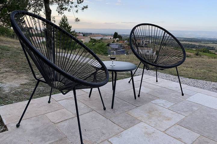 Gîte pour 6 personnes, avec terrasse et jardin à Roullens