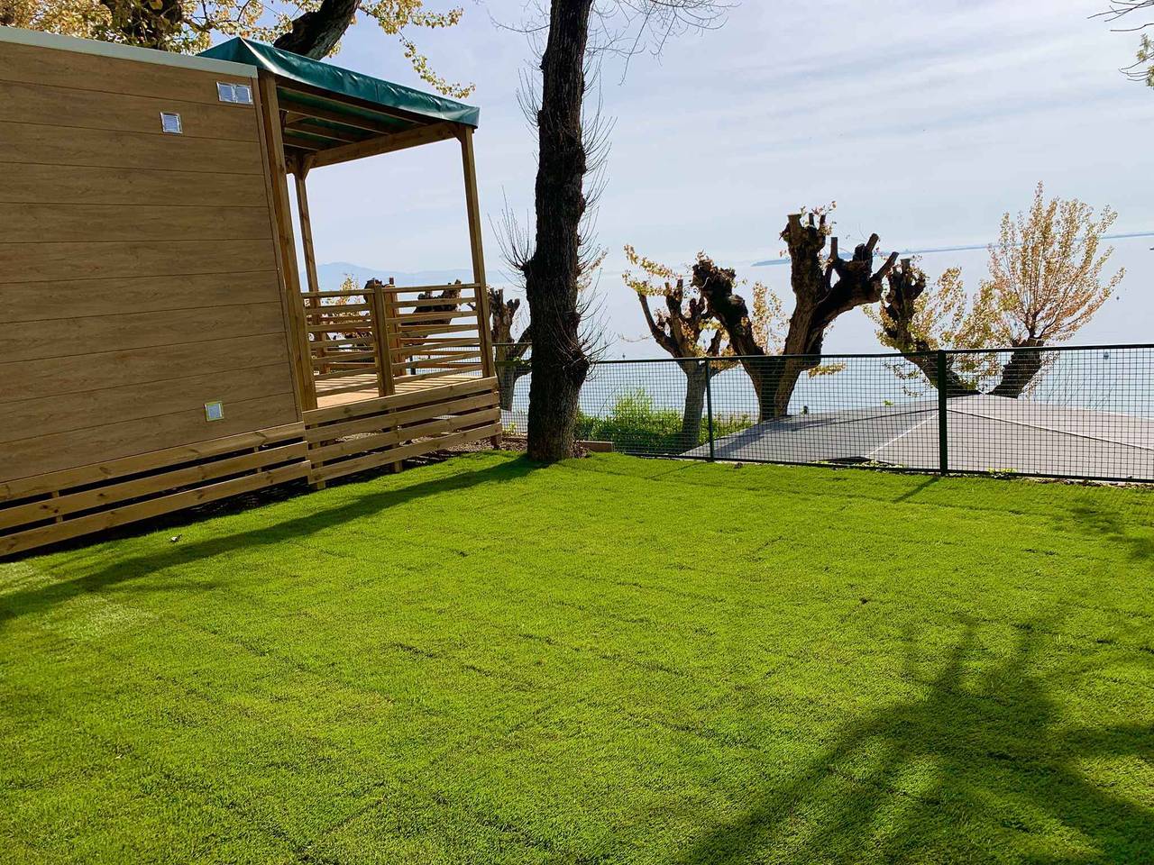 Casa mobile con aria condizionata, terrazza e piscina  in Padenghe sul Garda, Prealpi Gardesane
