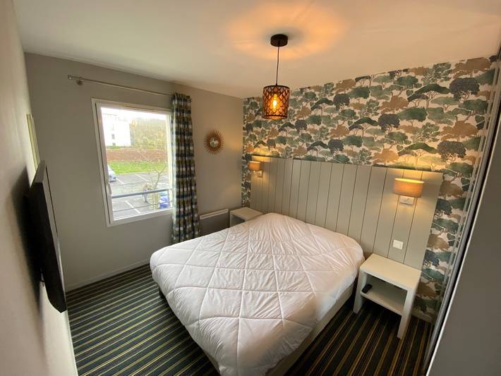 Gîte pour 4 personnes, avec balcon ainsi que piscine et jardin dans Plage Sables Blancs - 4