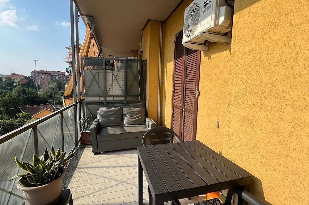 Entire apartment, Bilo Terrace View steps away from metro Sesto Marelli_Free Wi-Fi in Sesto San Giovanni, Milan Province