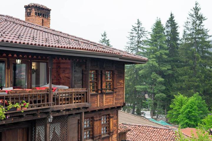 Maison d’hôte pour 9 personnes, avec Balcon et Terrasse ainsi que Jardin et Piscine à Koprivchtitsa