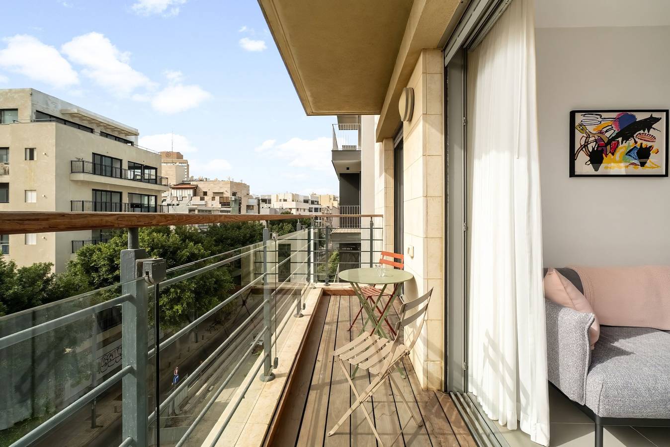 Entire apartment, Mamad Beach & City Center with Balcony by Feelhome in Tel Aviv, Tel Aviv District