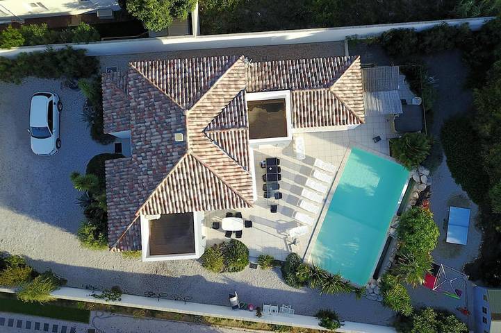 Maison de vacances pour 14 personnes, avec piscine dans Plage Rochelongue