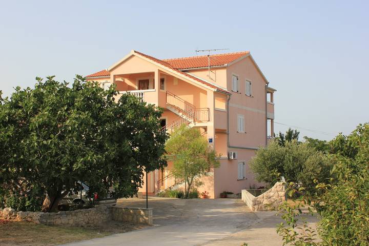 Ganze Wohnung, 1-Zimmer-Ferienwohnung mit Terrasse und Meerblick Kraj, Pasman -b in Kraj, Pasman