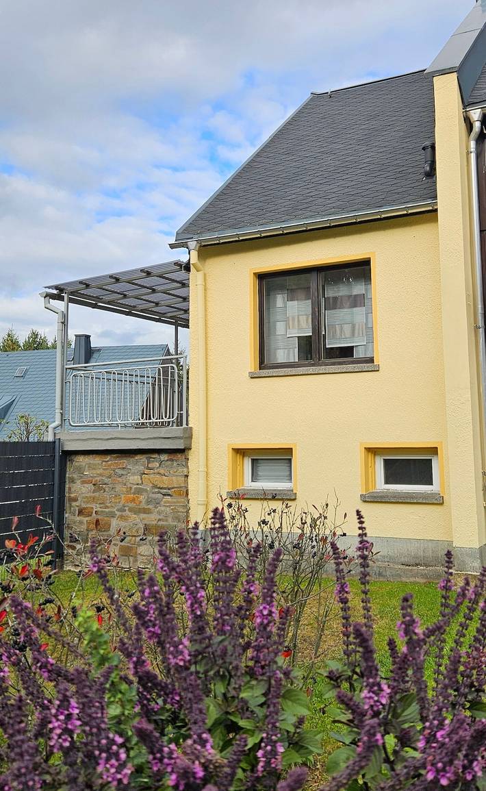 Maison de vacances Kretscham avec terrasse privée et jardin in Sehmatal, Monts Métallifères