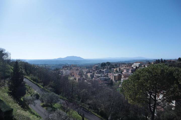 Gîte pour 4 personnes, avec terrasse ainsi que jardin et vue à Poggio Mirteto - 2