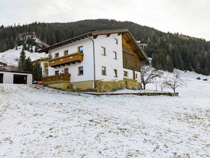 Ferienwohnung für 4 Personen, mit Balkon und Terrasse sowie Garten in See