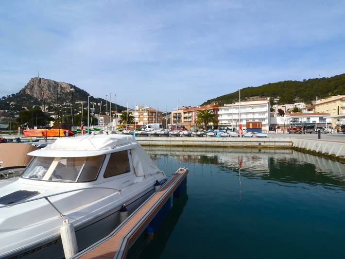 Entire apartment, Renovated apartment, 3 bedrooms, near the beach, Estartit center in l'Estartit, Torroella de Montgrí