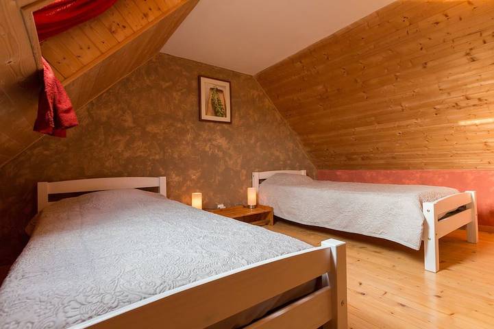 Location de vacances pour 6 personnes, avec terrasse et jardin, animaux acceptés à Plouigneau - 2