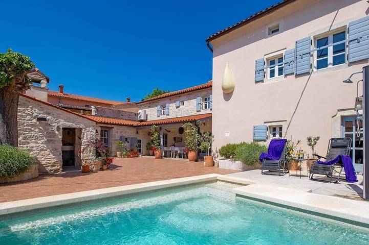 Ferienhaus für 10 Personen, mit Balkon und Garten