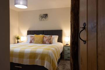 Glamping for 6 People in Carmarthenshire, South-Wales, Photo 4