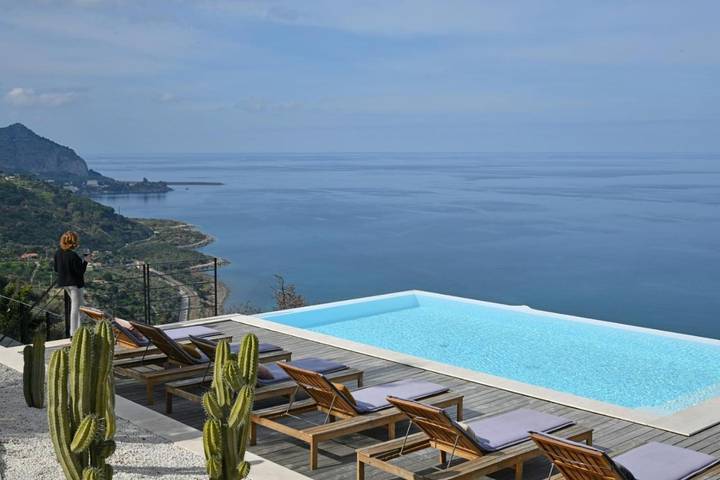 Villa per 8 persone, con piscina a Sant'Ambrogio