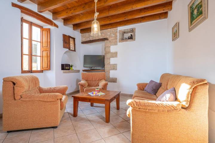 Ca N'Abrines - Bonita y tradicional casa de pueblo con piscina privada cerca de la sierra. Wifi Gratis in Lloseta, Interior de Mallorca