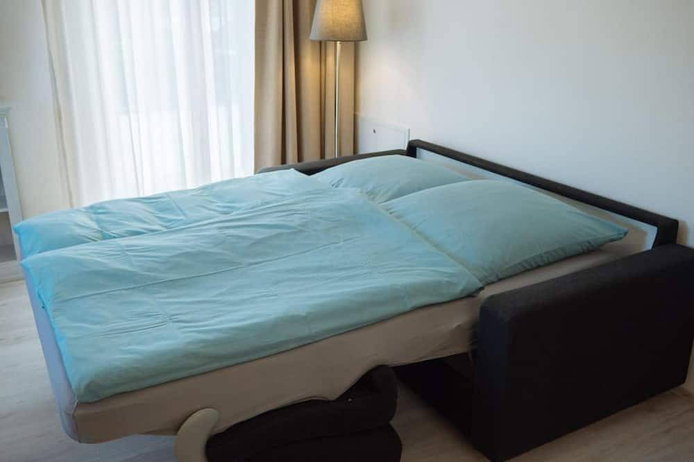 Ganze Wohnung, 2-Bett-Ferienwohnung Nr.1 Dusche/Wc bis 4 Personen - Ferienwohnungen Maijeschhof in Pelm, Vulkaneifel