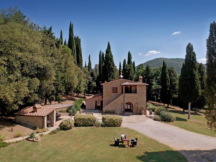 Villa Podere Cafaggio con piscina privata, terrazza e aria condizionata in Monteverdi Marittimo, Costa degli Etruschi